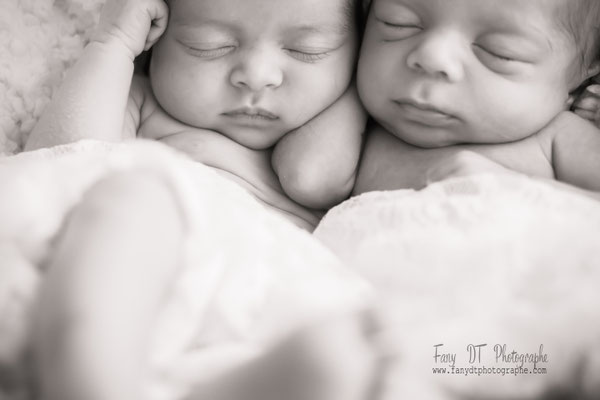 Séance photo bébé naissance maternité réalisée dans mon studio à Saint-André-de-l'Eure (27), proche d’Évreux et de Dreux