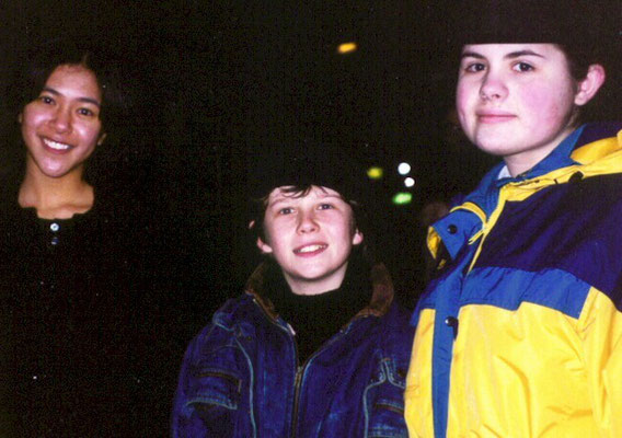 1998, Jason with a couple of fans. Credit: the girls in the picture.