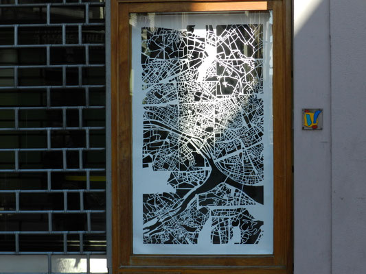 Plan R, 2013, papier Fabriano ciselé, 81 x 138 cm 