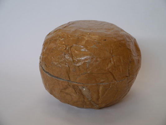 Boule, 2013, carton, Ø : 80 cm, hauteur : 20 cm