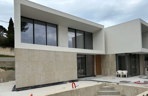 Construction d'une villa avec piscine en lot gros oeuvre à Aubagne (13) - fin des travaux en cours -