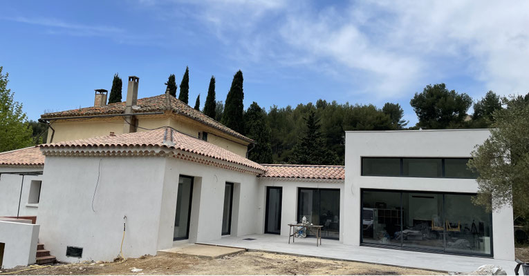 Extension et rénovation d'une villa en gros oeuvre   et façades à Gémenos (13)