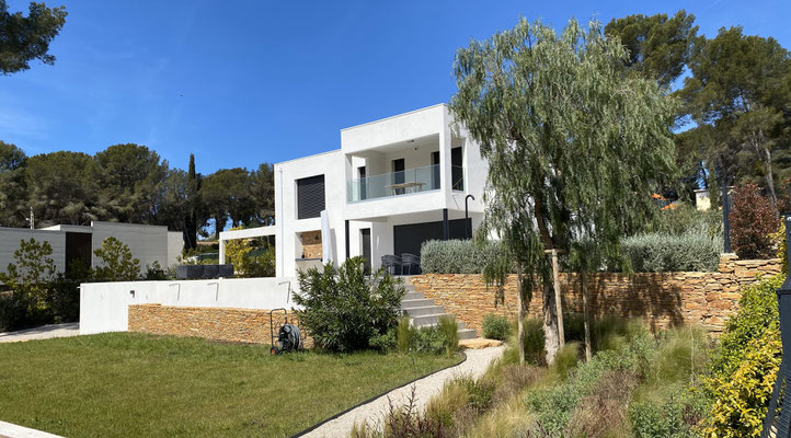  Construction d'une villa avec piscine en lots VRD, gros oeuvre et façades à Saint Cyr sur mer (83)