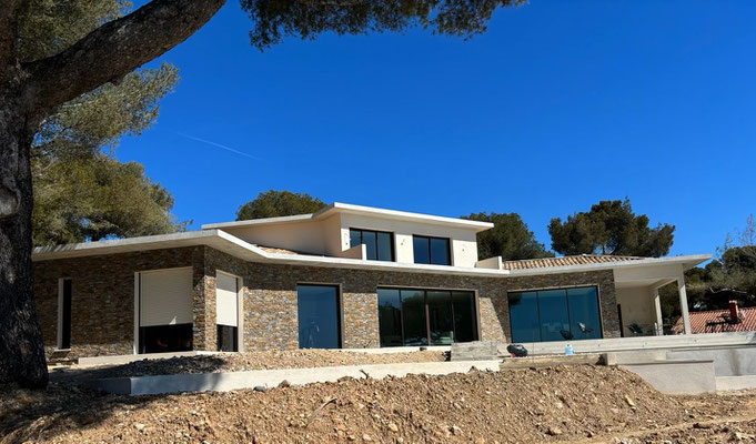 Construction d'une villa avec piscine en lot gros oeuvre et charpente à Sanary sur mer (83)