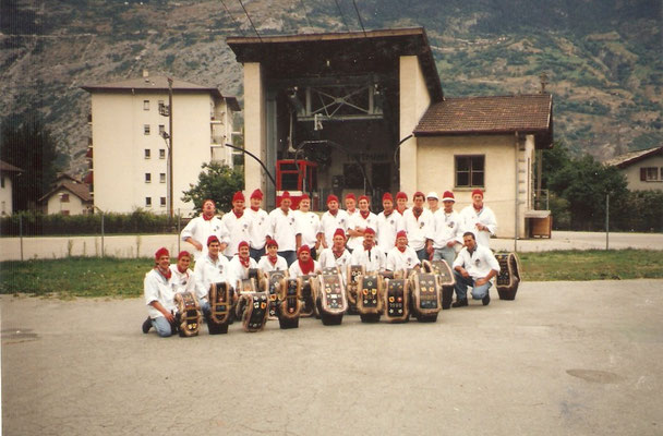 1993 Gruppenfoto anlässlich des Trychlertreffen in Turtmann