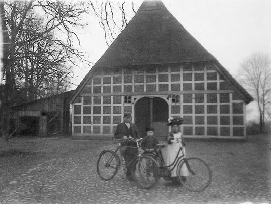 Haus und Hof des Viertelhöfners Joh. Burfeind, Hauptstraße 21 in Kutenholz. Aufnahme um 1820 (?)