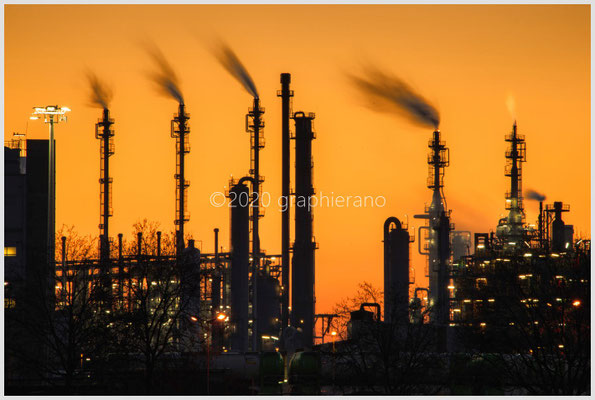BASF Ludwigshafen nach Sonnenuntergang