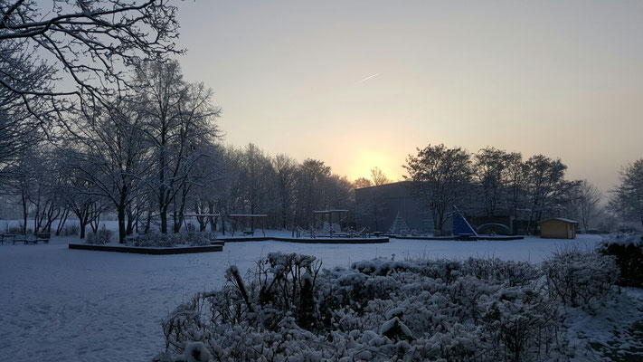 Schulhof im Januar 2016