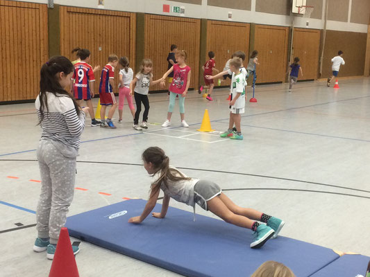 Sport mit Max und Moritz - Klasse 2a und 2b - 2015