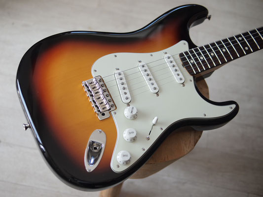 Fender - MIJ Traditional 60s Stratocaster - 3CS