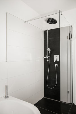 Bathroom Shower Hochwurzen Suite 