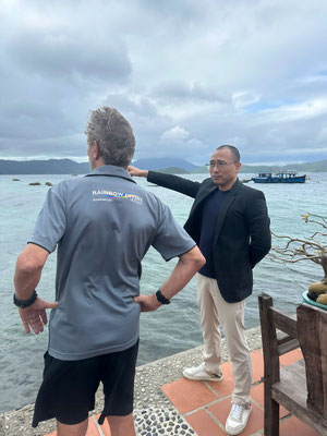 Jeremy Stein Rainbow Divers Vietnam PADi Dive Center's owner with Whale Island Resort Owner checking out the bay