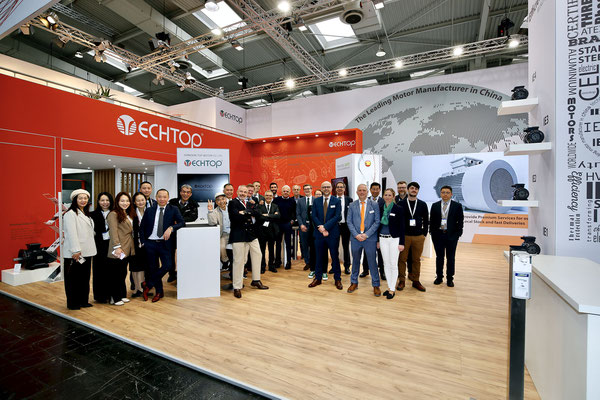 HMI 2023 (Weltleitmesse der Industrie) Hannover - Messeteam Techtop Group (Shanghai Top Motor Co. Ltd. (Aussteller), Simotop S.p.A., Techtop Adda Motor GmbH, Dimotor S.A.) 