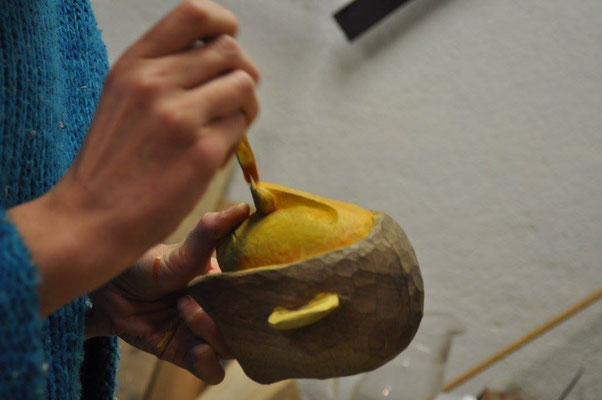 Fabrication d'une marionnette à tringle avec Noëllie Nioulou, dans son atelier de Colombier-en-Brionnais (https://www.instagram.com/atelier_noellie_nioulou/)