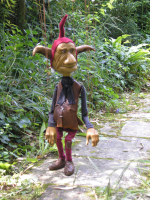 Marionnette à fils (concept, réal : Alain-Claude Dessiaumes)