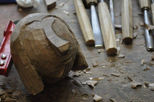 Fabrication d'une marionnette à tringle avec Noëllie Nioulou, dans son atelier de Colombier-en-Brionnais (https://www.instagram.com/atelier_noellie_nioulou/)