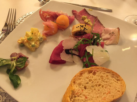 Diverse Vorspeisen vom Buffet