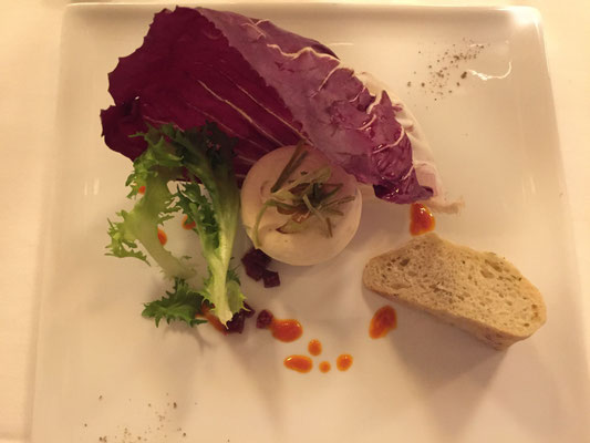 Mousse vom Räucherfisch mit hausgemachtem Kräuterbaguette