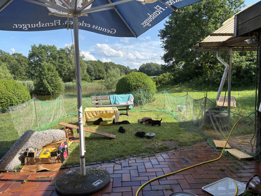 Spielplatz mit Sonnenschutz