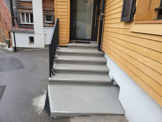 Sanierung Eingangstreppe mit Triflex System