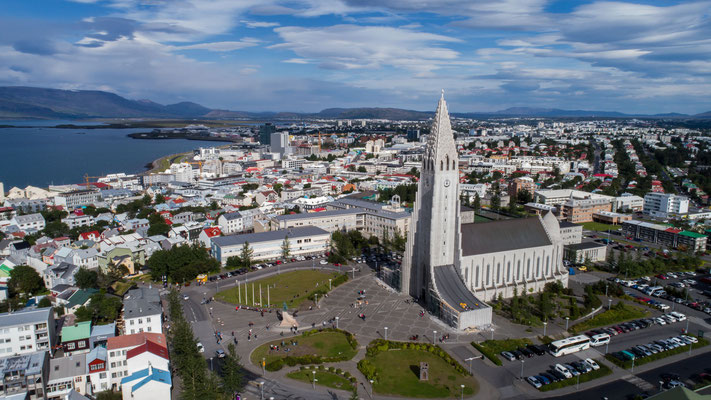 Reykjavik, Hallgrims Church (drone)