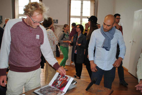 ATELIERAUSSTELLUNG SCHLOSS PLÜSCHOW/WISMAR                                            Foto: Annett Meinke, Ostseezeitung