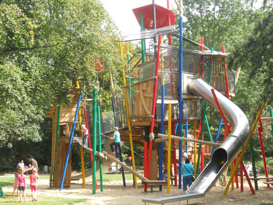 Abenteuerturm groß mit Röhrenrutsche