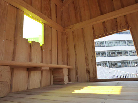 farbige Fenster Bergsteigerhütte