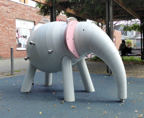 Elefant Tuffi mit Klettergriffen in Edelstahl