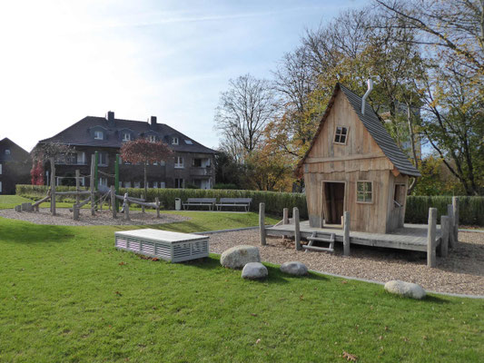 Waldhäuschen und Kletterparkour