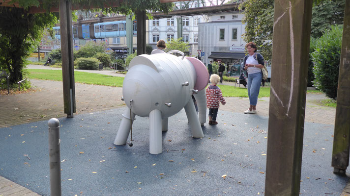 Elefant Tuffi mit Haltegriff