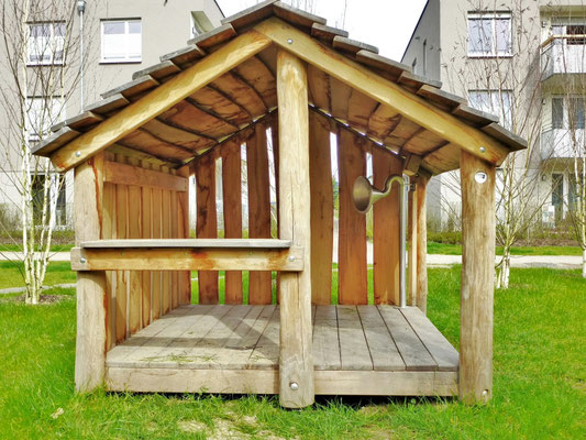 Kleine Spielhäuser und Spielgeräte - Buechi-Freiraumausstattung