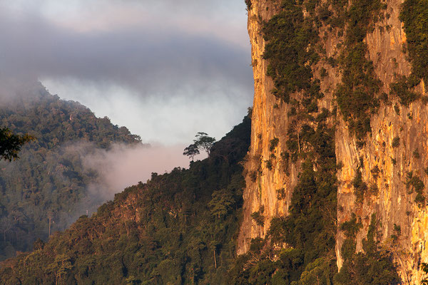 Vang Vieng/ Karstlandschaft am Nam Xong Laos