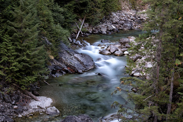 Fluss am Icefields Parkway Alberta Kanada