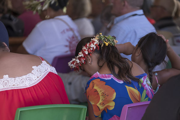 Kirchgänger in Puamau auf Hiva Oa