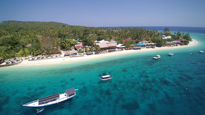 Am Strand von Pulau auf Sulawesi, Indonesien 