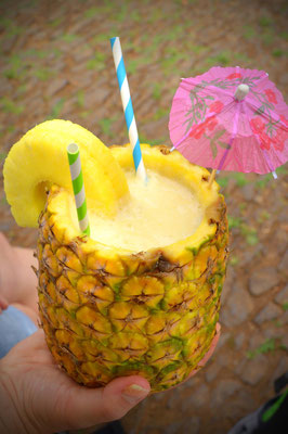 frisch pürierte Ananas mit Kokosmilch