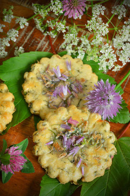 Herzhafte Brennnessel-Schnittlauch-Cookies