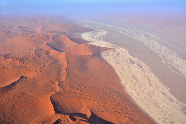 Namibia - Rundfahrt - Reise - Rundreise - Landschaft - Flug - Swakopmund - Hentiesbaai - Atlantischer Ozean - Sanddünen