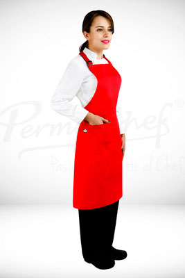 MANDIL CON PETO COLOR ROJO MARCA PERMACHEF