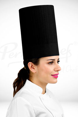 C20NE GORRO DE CHEF TABLEADO 12" COLOR NEGRO MARCA PERMCHEF