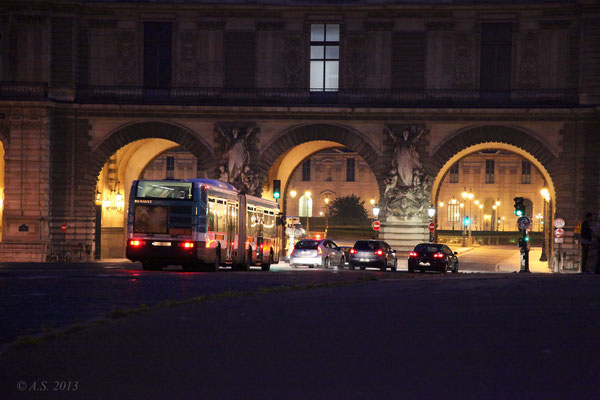 Trafic Nocturne au Louvre