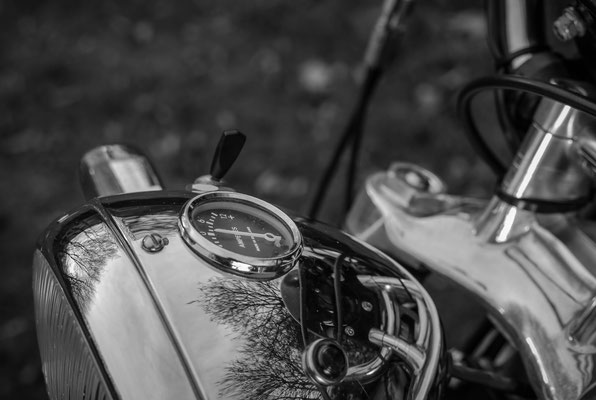 Vincent Godet motorcycles moto  détail phare