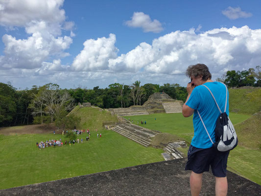 Auf dem Sonnengott-Tempel, Belize (Foto: Julia Schneider)