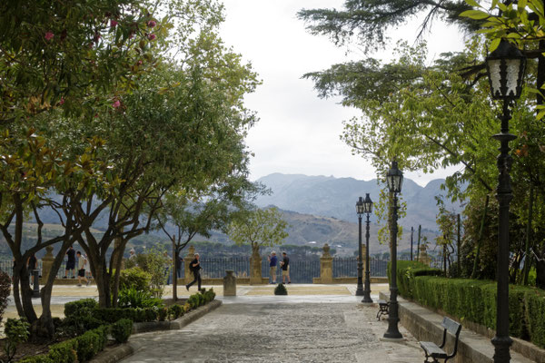 Kleiner Park mit Aussichtspunkt