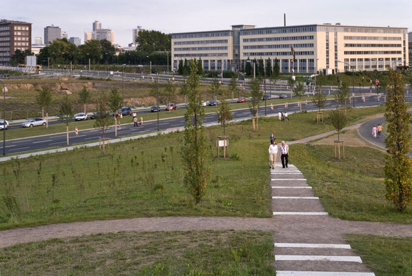 Zugang zum Park von der Altendorfer Straße