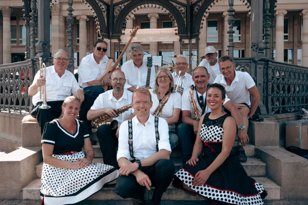 Diese Besetzung war 2022 auf dem Schlossplaz am Start [Foto: Nina Josepha Keerl] 