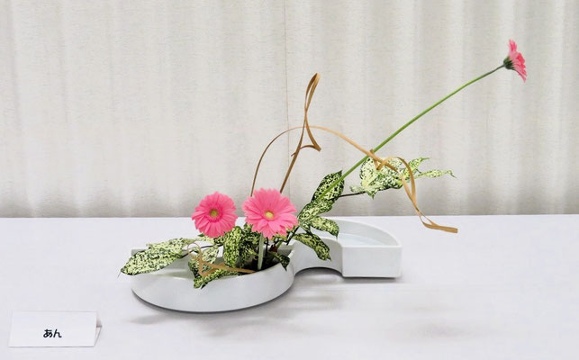 ②方向を変えてみると、同じ作品なのに違って見えます。面白いですね。