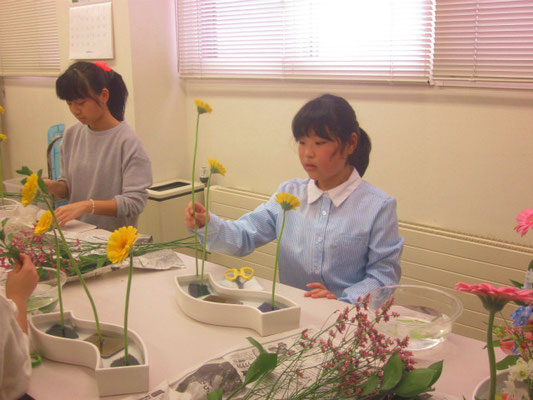 花の顔や表情をしっかり見つめて・・・