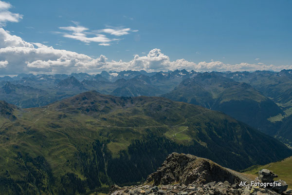 Am Gipfel des Valschavieler Maderer fotografiert